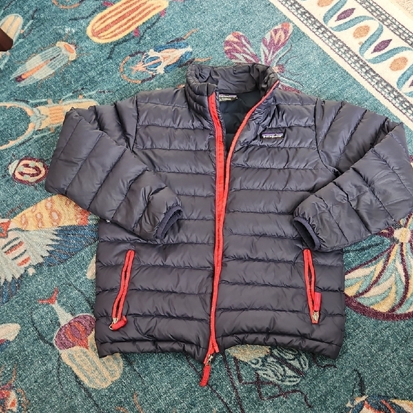 Patagonia Dark Blue Jacket with Red Zippers - Picture 7 of 7